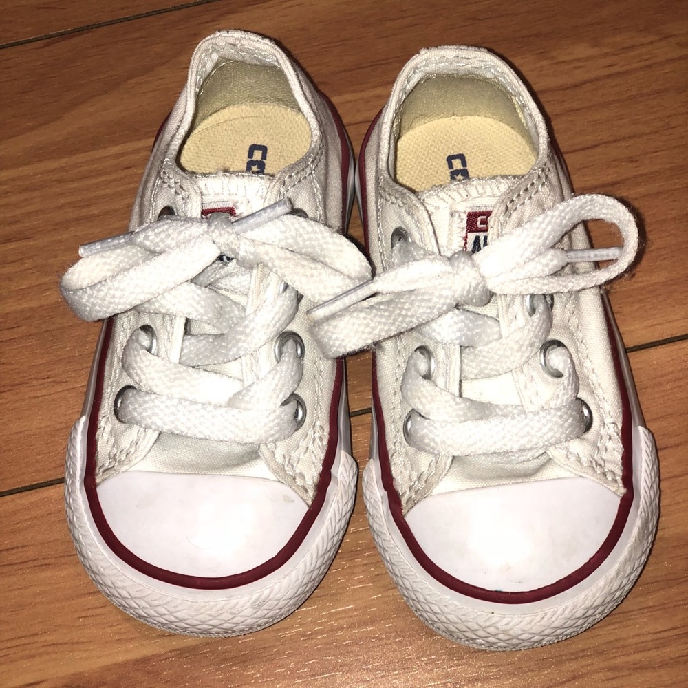 Converse. Size 4